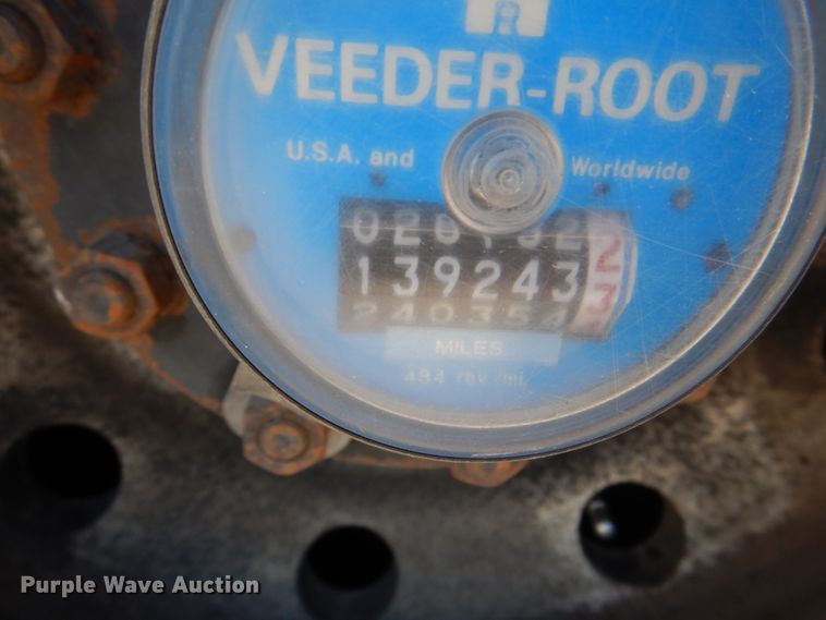 image for item JS9299 2004 Gillig G29B102N4  transit bus