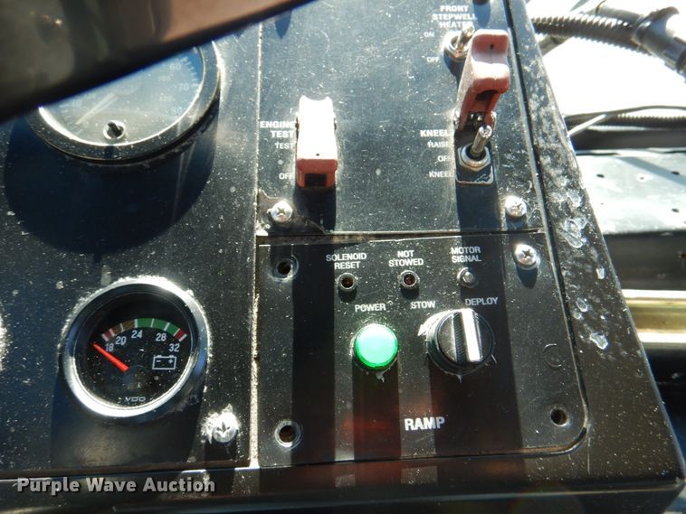 image for item JS9299 2004 Gillig G29B102N4  transit bus