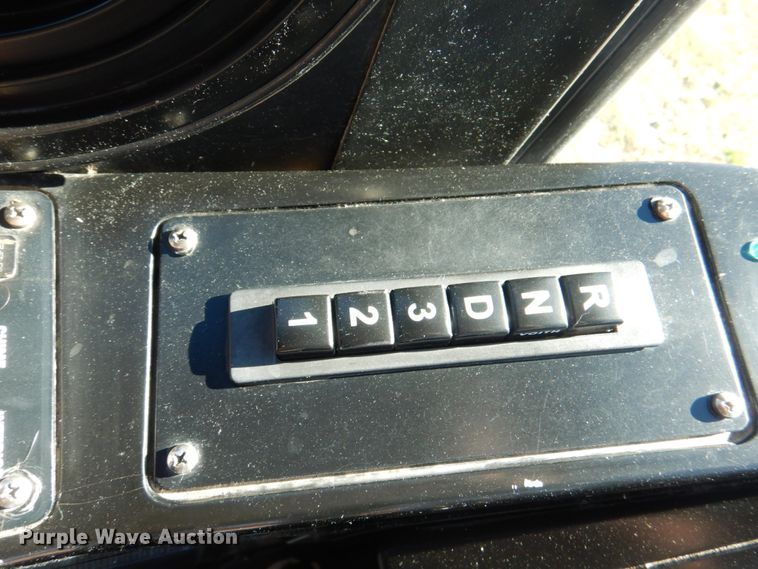 image for item JS9299 2004 Gillig G29B102N4  transit bus