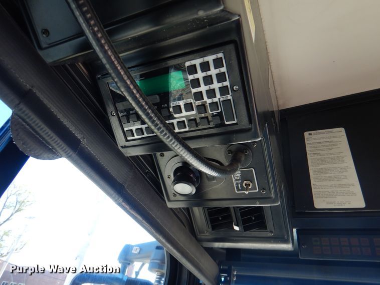 image for item JS9299 2004 Gillig G29B102N4  transit bus