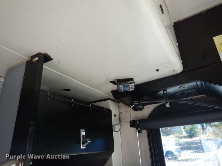 image for item JS9299 2004 Gillig G29B102N4  transit bus