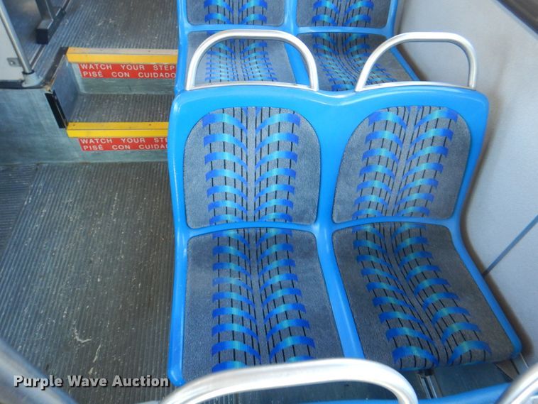 image for item JS9299 2004 Gillig G29B102N4  transit bus