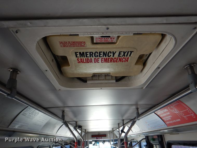 image for item JS9299 2004 Gillig G29B102N4  transit bus