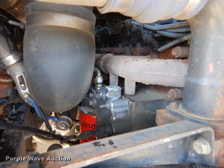 image for item JS9299 2004 Gillig G29B102N4  transit bus