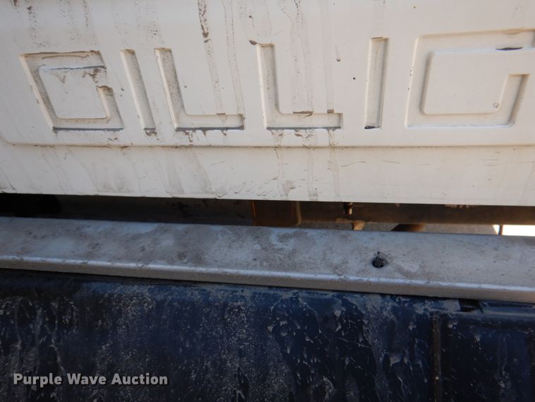 image for item JS9299 2004 Gillig G29B102N4  transit bus