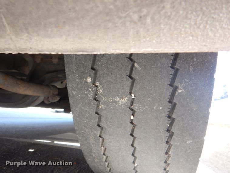 image for item JS9299 2004 Gillig G29B102N4  transit bus