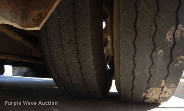 image for item JS9299 2004 Gillig G29B102N4  transit bus