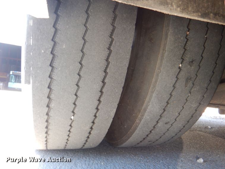 image for item JS9299 2004 Gillig G29B102N4  transit bus