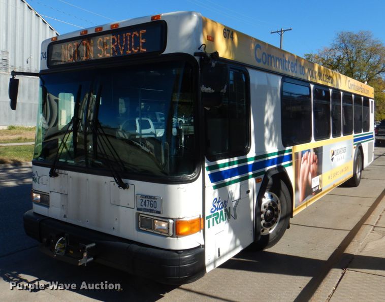 image for item JS9300 2004 Gillig  shuttle bus