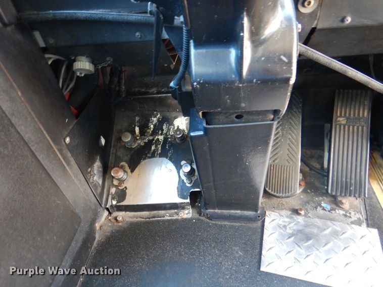 image for item JS9300 2004 Gillig  shuttle bus