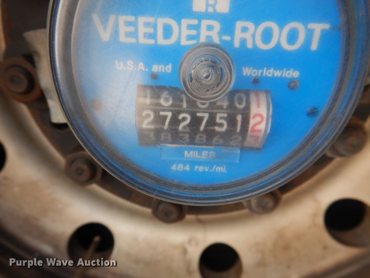 image for item JS9300 2004 Gillig  shuttle bus