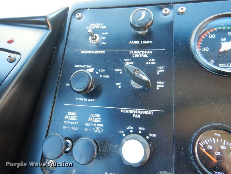 image for item JS9300 2004 Gillig  shuttle bus