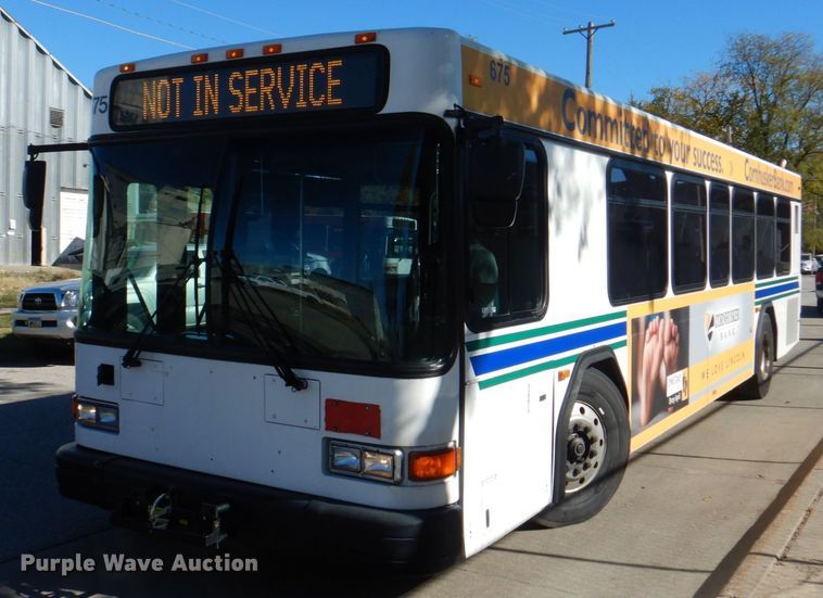 image for item JS9301 2004 Gillig G29B102N4  transit bus