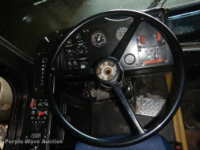 image for item JS9301 2004 Gillig G29B102N4  transit bus