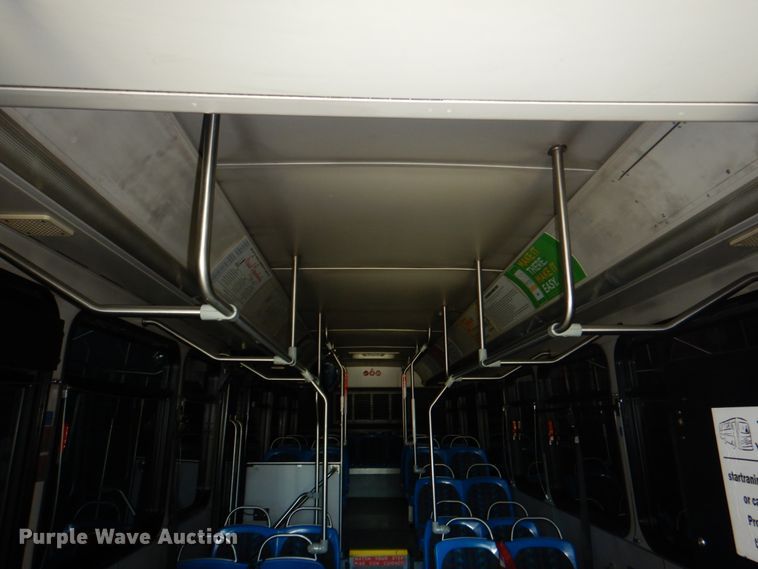 image for item JS9301 2004 Gillig G29B102N4  transit bus