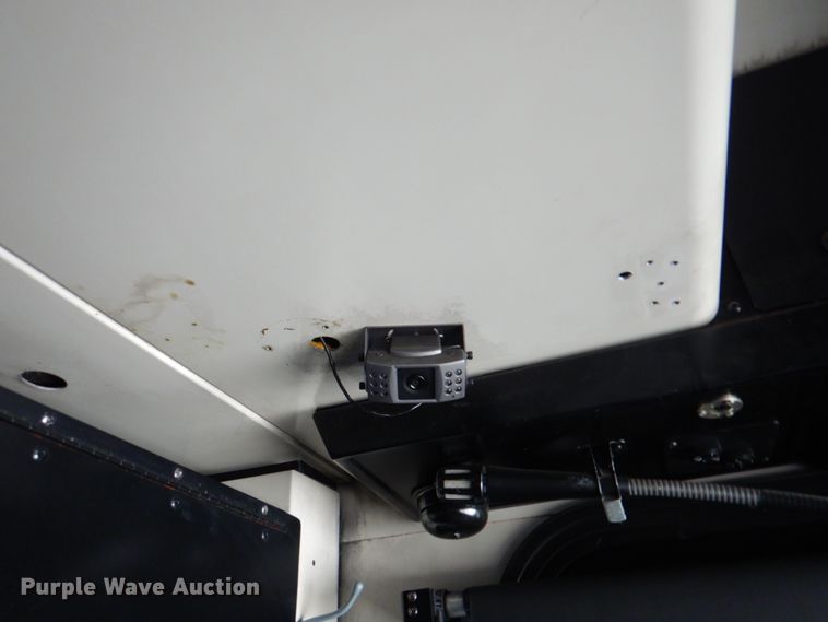 image for item JS9301 2004 Gillig G29B102N4  transit bus