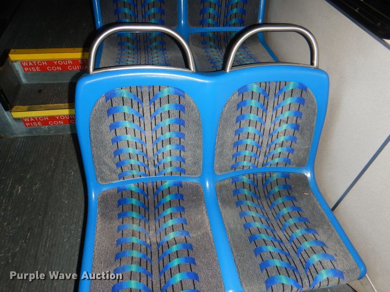 image for item JS9301 2004 Gillig G29B102N4  transit bus