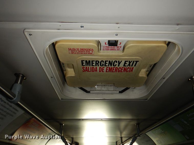 image for item JS9301 2004 Gillig G29B102N4  transit bus