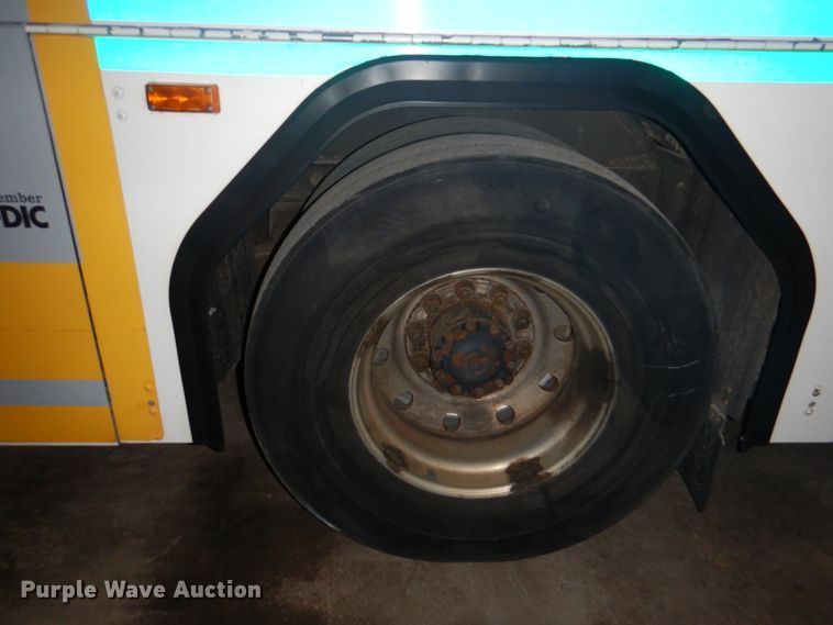 image for item JS9301 2004 Gillig G29B102N4  transit bus