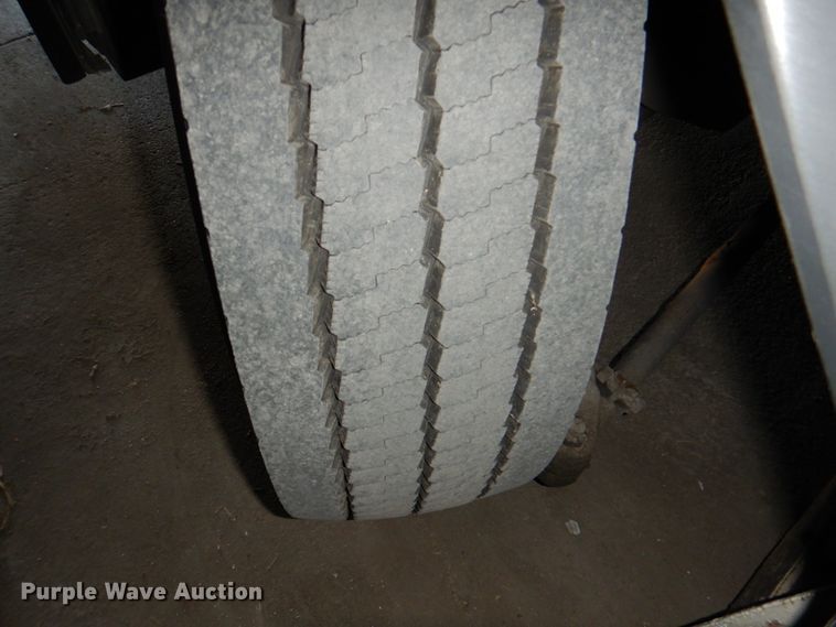 image for item JS9301 2004 Gillig G29B102N4  transit bus