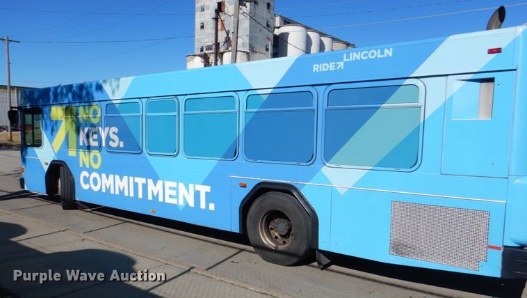 image for item JS9302 2004 Gillig  shuttle bus