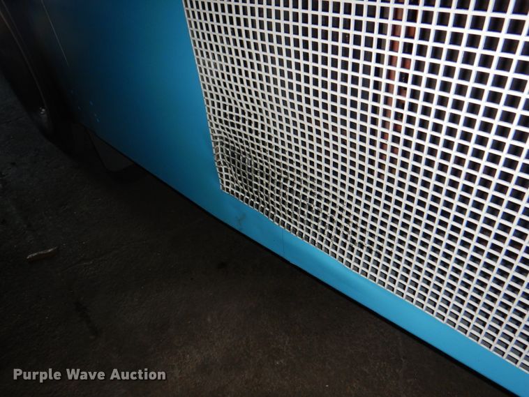 image for item JS9302 2004 Gillig  shuttle bus