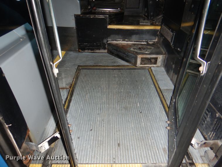 image for item JS9302 2004 Gillig  shuttle bus