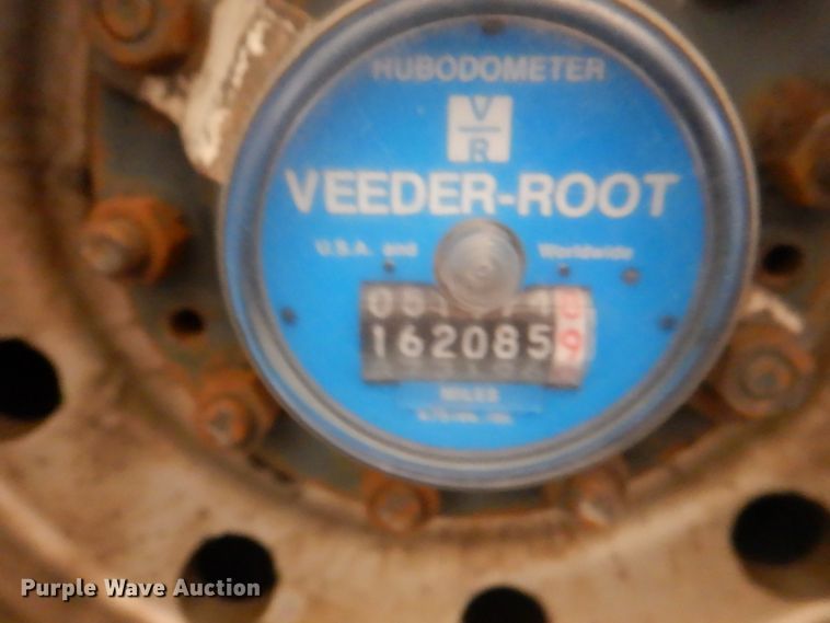 image for item JS9302 2004 Gillig  shuttle bus