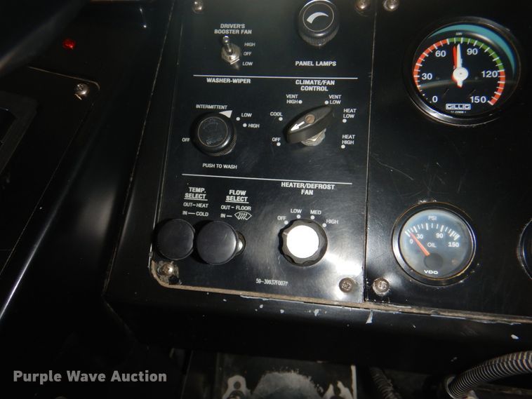 image for item JS9302 2004 Gillig  shuttle bus