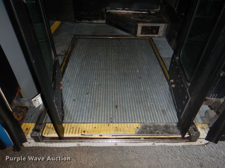 image for item JS9302 2004 Gillig  shuttle bus