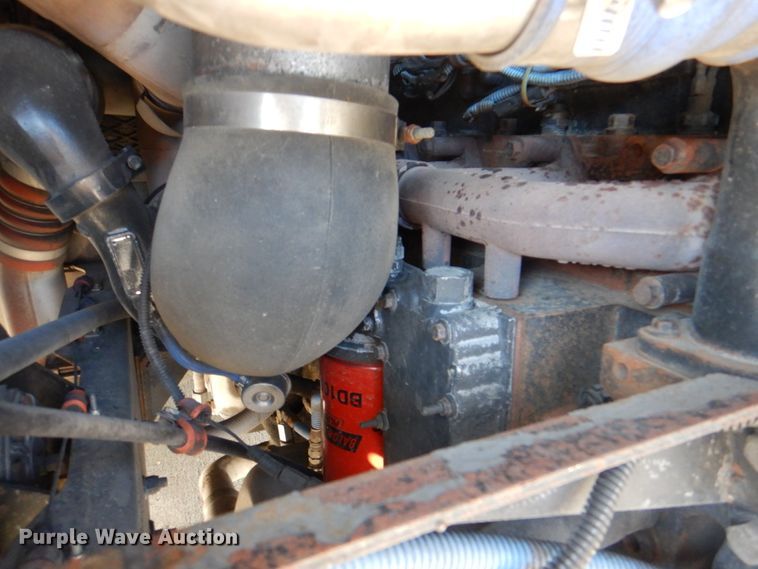 image for item JS9302 2004 Gillig  shuttle bus