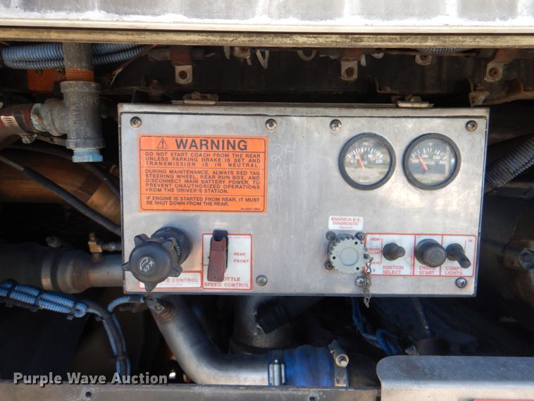 image for item JS9302 2004 Gillig  shuttle bus