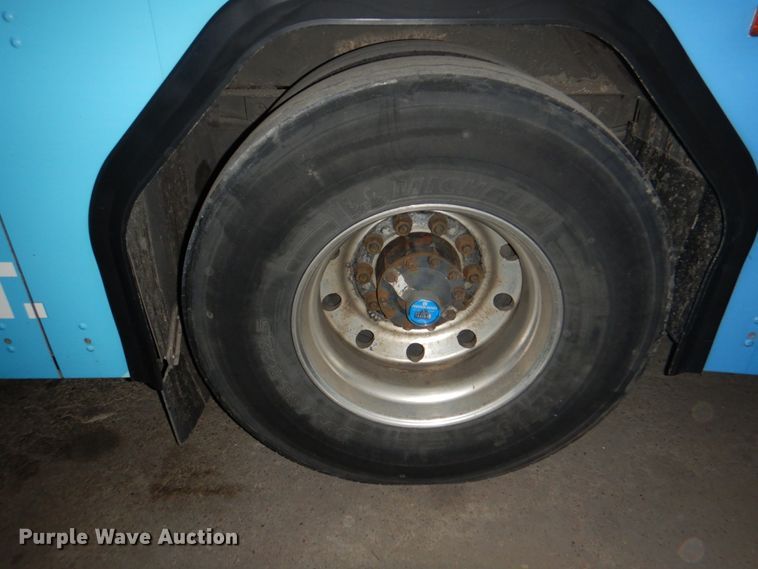 image for item JS9302 2004 Gillig  shuttle bus