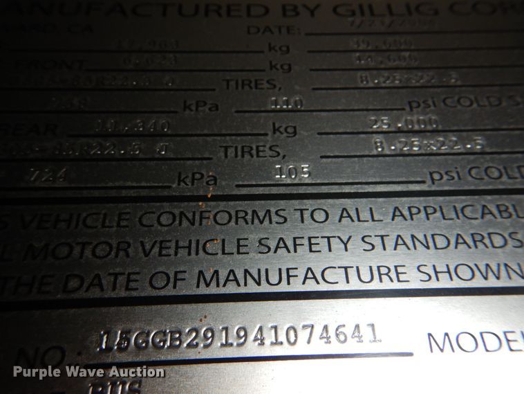 image for item JS9302 2004 Gillig  shuttle bus