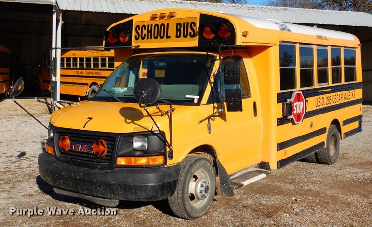 image for item JT9440 2007 GMC Savana G3500  Thomas Minotou school bus
