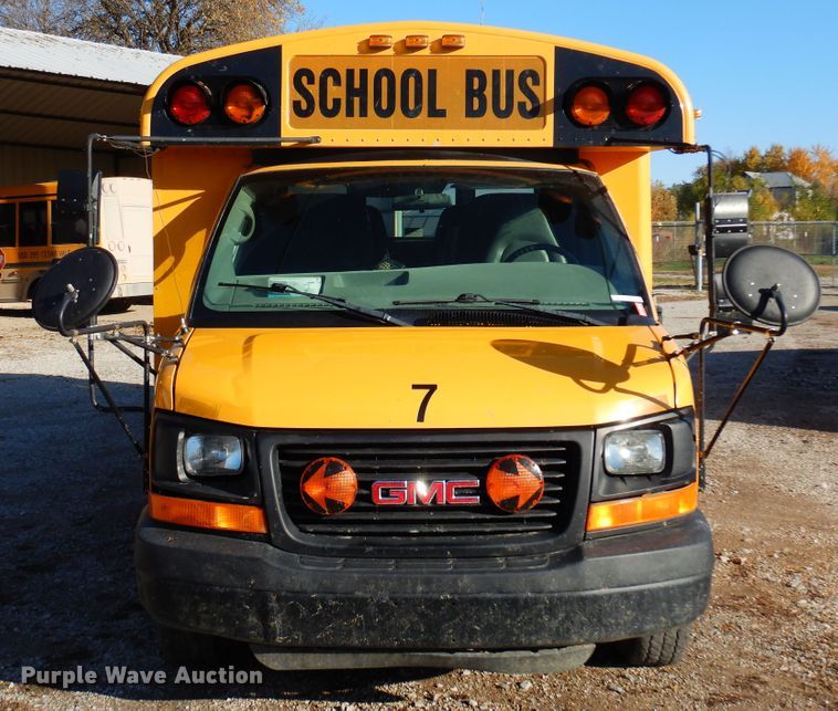 image for item JT9440 2007 GMC Savana G3500  Thomas Minotou school bus