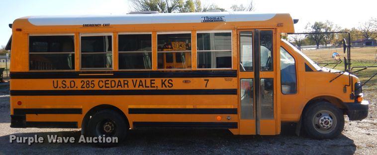 image for item JT9440 2007 GMC Savana G3500  Thomas Minotou school bus