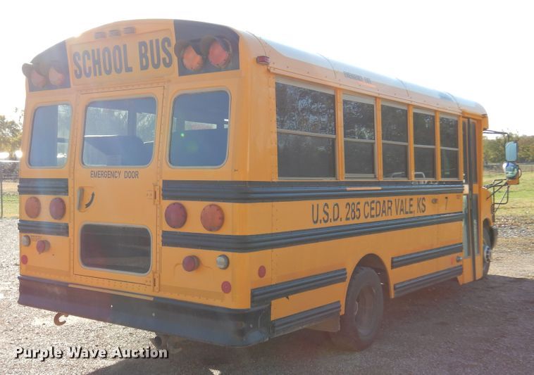 image for item JT9440 2007 GMC Savana G3500  Thomas Minotou school bus