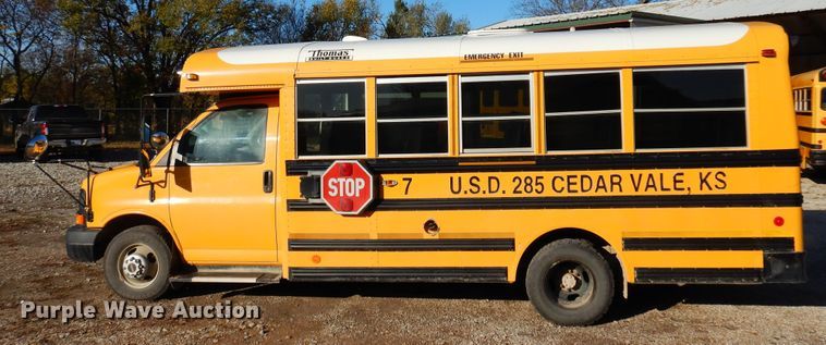 image for item JT9440 2007 GMC Savana G3500  Thomas Minotou school bus