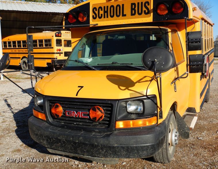 image for item JT9440 2007 GMC Savana G3500  Thomas Minotou school bus
