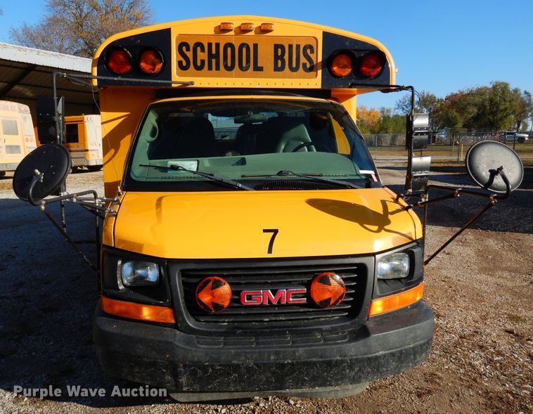 image for item JT9440 2007 GMC Savana G3500  Thomas Minotou school bus