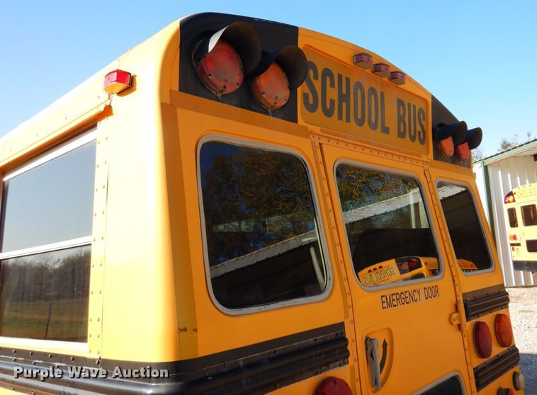 image for item JT9440 2007 GMC Savana G3500  Thomas Minotou school bus