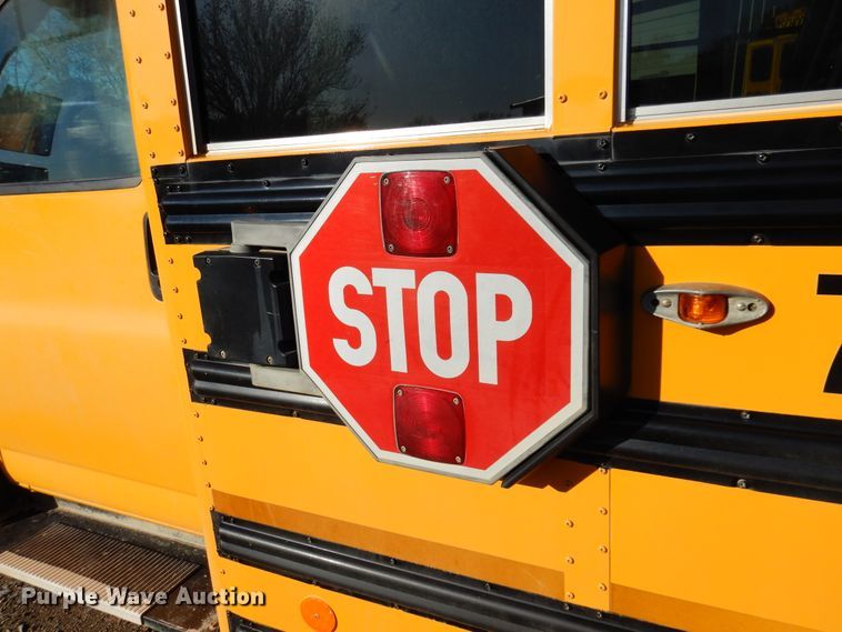 image for item JT9440 2007 GMC Savana G3500  Thomas Minotou school bus