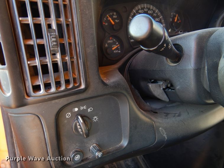 image for item JT9440 2007 GMC Savana G3500  Thomas Minotou school bus