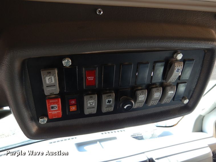 image for item JT9440 2007 GMC Savana G3500  Thomas Minotou school bus