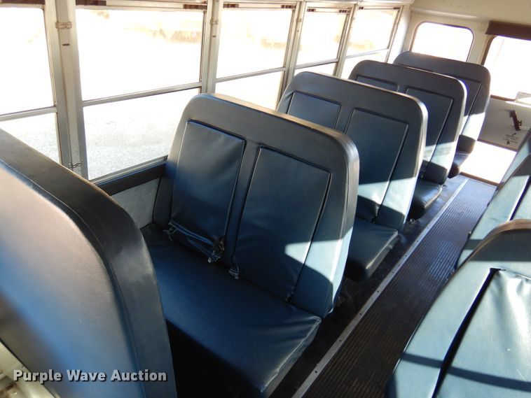 image for item JT9440 2007 GMC Savana G3500  Thomas Minotou school bus