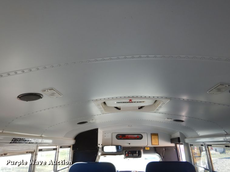 image for item JT9440 2007 GMC Savana G3500  Thomas Minotou school bus