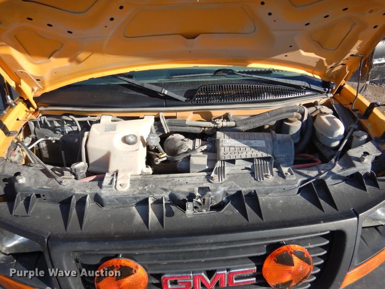 image for item JT9440 2007 GMC Savana G3500  Thomas Minotou school bus