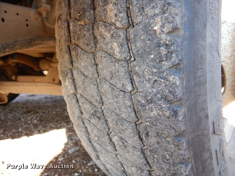 image for item JT9440 2007 GMC Savana G3500  Thomas Minotou school bus