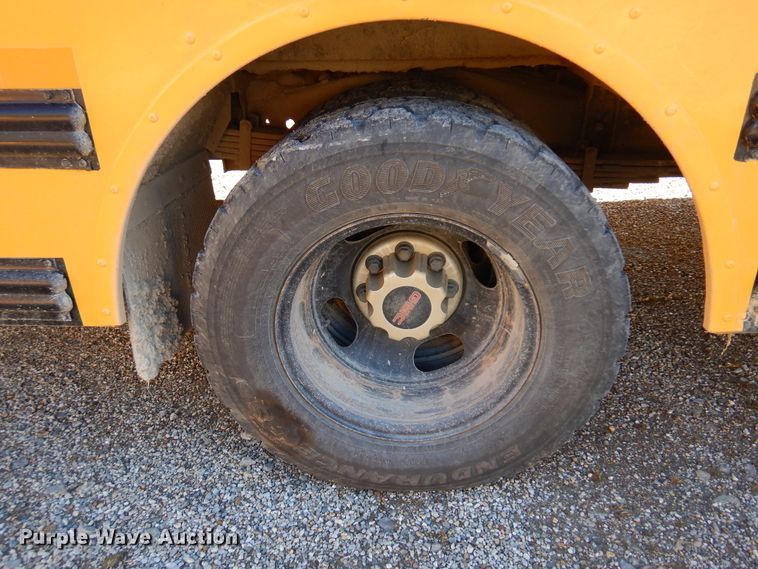 image for item JT9440 2007 GMC Savana G3500  Thomas Minotou school bus